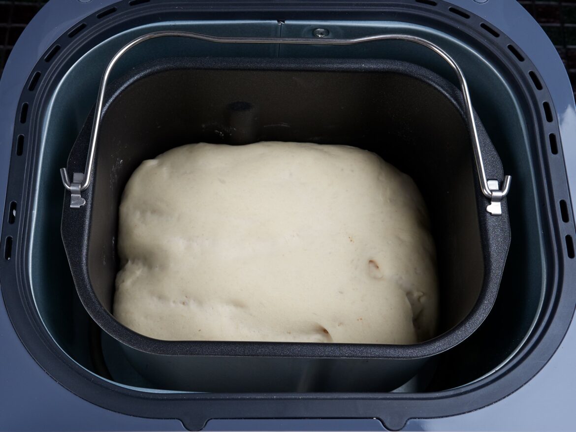 Aluat de pizza făcut cu mașina de pâine