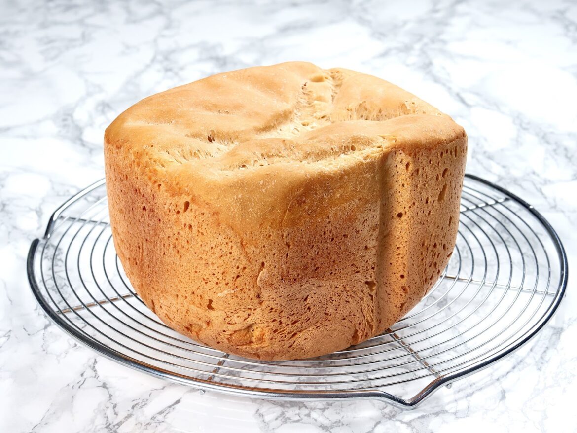 Paine facuta la masina de pâine